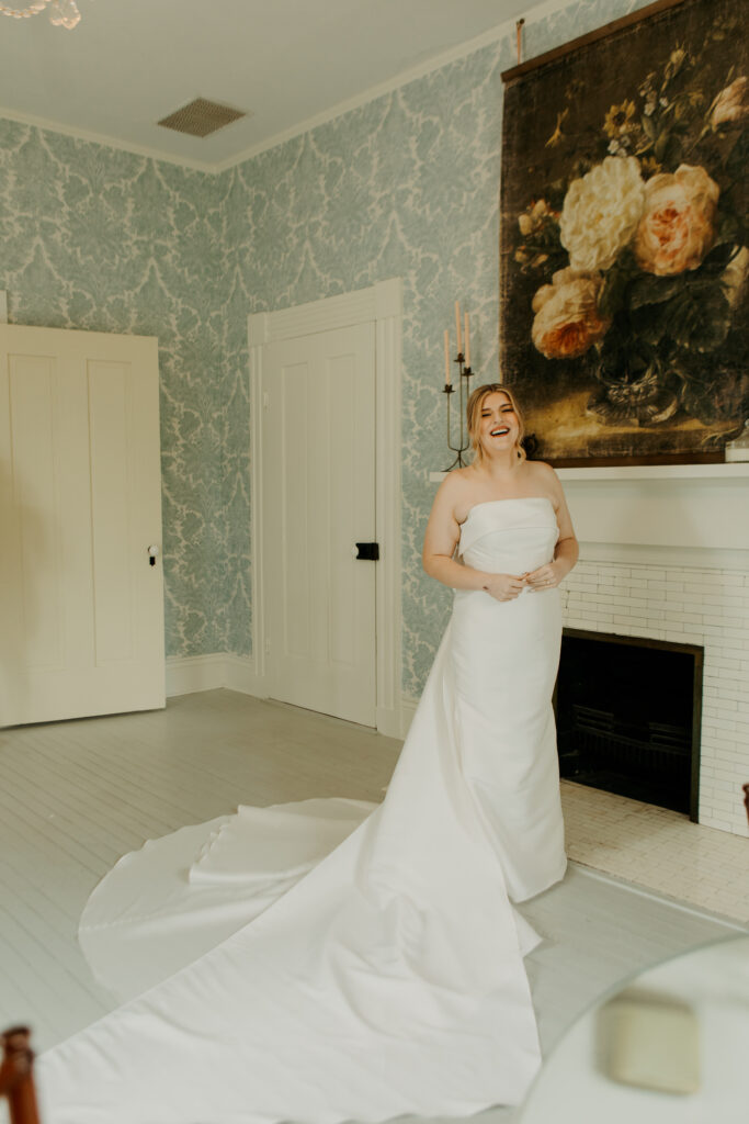 Beautiful, vintage getting ready photos